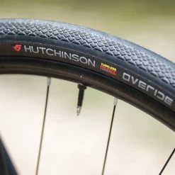 Pneu Gravel Hutchinson Overide Reinforced Tubeless Ready 700 -VTT électrique semi-rigide Soldes Magasin overide.hutchinson