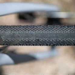 Pneu Gravel Hutchinson Overide Reinforced Tubeless Ready 700 -VTT électrique semi-rigide Soldes Magasin overide.hutchinson piste