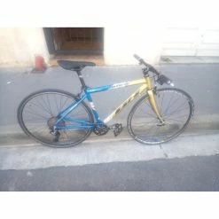 Vélo Urbain Bh -VTT électrique semi-rigide Soldes Magasin bh lautaret xs flat bar urbain velotaf 1