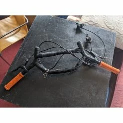 Vélo Urbain Kona -VTT électrique semi-rigide Soldes Magasin kona dew deluxe l demonte 2