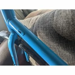 Vélo Urbain Kona -VTT électrique semi-rigide Soldes Magasin kona dew deluxe l demonte 3