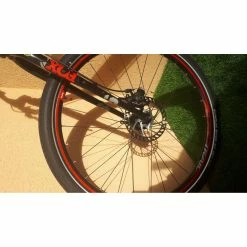 Vélo Urbain Rockrider -VTT électrique semi-rigide Soldes Magasin velo 275 single speed noir et rouge 3